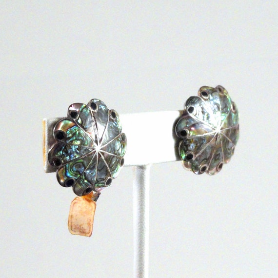 Vintage Taxco Abalone and Jet Daisy Earrings c195… - image 5