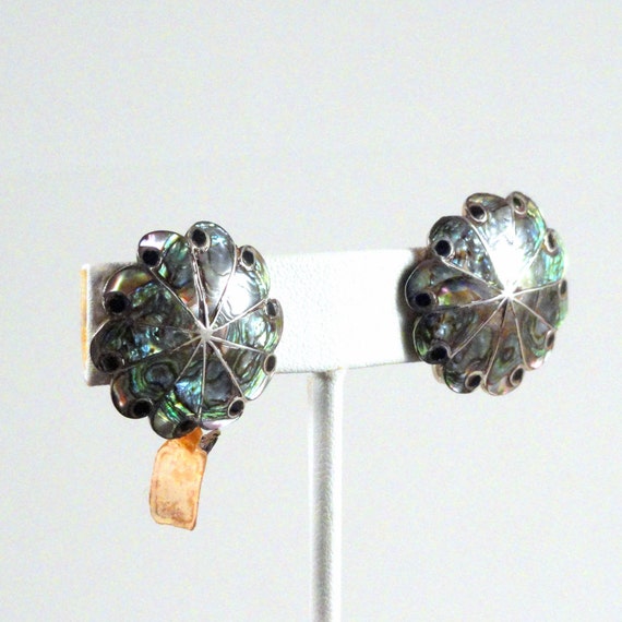 Vintage Taxco Abalone and Jet Daisy Earrings c195… - image 6