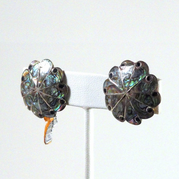 Vintage Taxco Abalone and Jet Daisy Earrings c195… - image 1