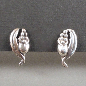 Vintage Mexican Modernist Sterling Silver Repousse Lily Earrings c1950s screw back