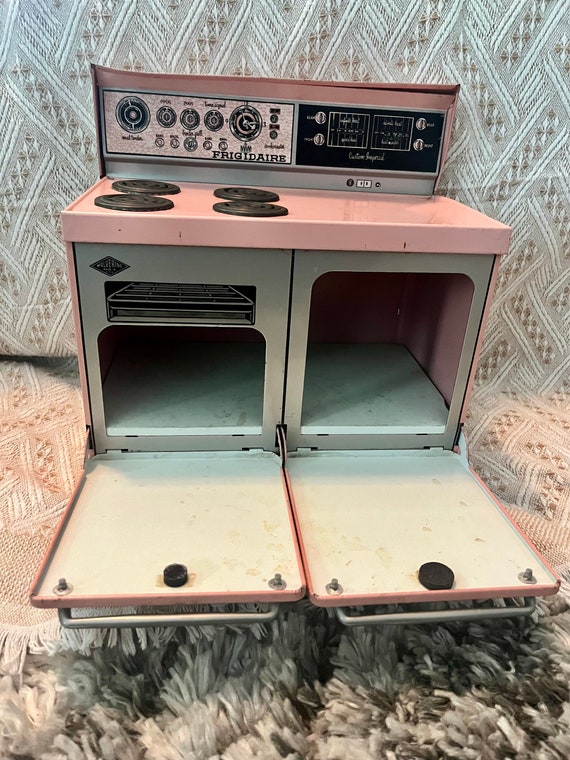 Vintage Kitschy Pink Frigidaire Tin Metal Toy Stove & Pink