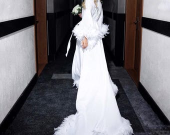 Bata blanca de plumas con cola, Bata de novia de plumas, Bata de boda, Regalo para despedida de soltera, Bata blanca, Lencería nupcial