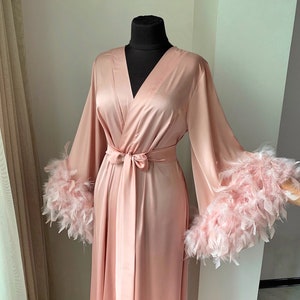 Feather robe bride, long bridal robe, blush kimono robe, boudoir robe, wedding robe, floor length robe, maxi dressing gown, bridesmaid robe