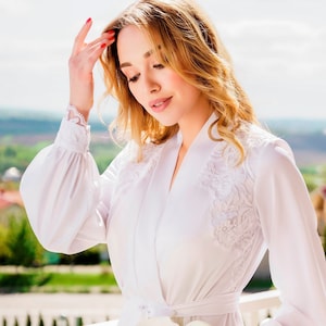 Morgenmantel mit Spitze, lange Seidenrobe, Morgenmantel, Hausmantel für die Braut, weite Ärmel, Hochzeitskleid, Brautpartykleid, Brautdessous