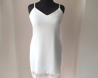 Nachthemd mit Spitze, ivory Nachthemd, Braut Nachthemd, Flitterwochen Nachtkleid, Braut Dessous, Nachtwäsche, Hochzeit Nachthemd