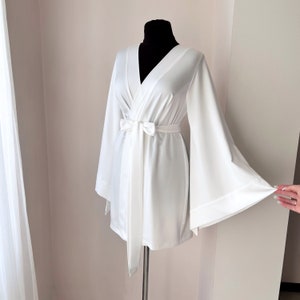 Bridal robe, Kimono robe for bride, Short satin silk robe, Boudoir robe, Wedding kimono, Ivory satin robe, Bridal lingerie