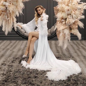 Vestaglia di piume bianche, Vestaglia da sposa con strascico, Vestaglia con fondo di piume, Vestaglia da sposa per sposa, Vestaglia da boudoir, Lingerie da sposa