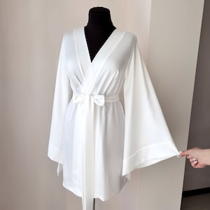 Bridal robe, Kimono robe for bride, Short satin silk robe, Boudoir robe, Wedding kimono, Ivory satin robe, Bridal lingerie