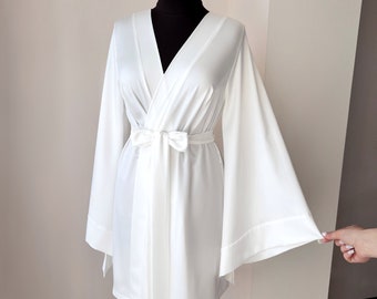 Bridal robe, Kimono robe for bride, Short satin silk robe, Boudoir robe, Wedding kimono, Ivory satin robe, Bridal lingerie
