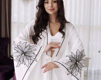 Bridal robe flower applique, Silk wedding robe, Satin Short Kimono, Wedding Morning Robe, Bridal Party Robes, Bridal lingerie