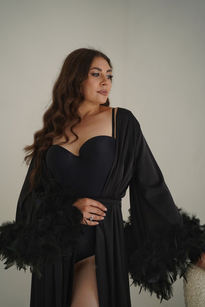 Feather sleeves robe black