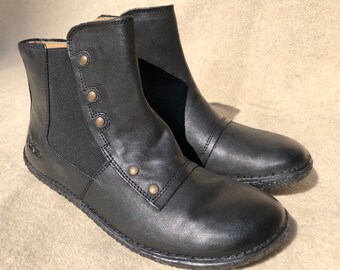 Kickers 37 Flat Ankle Boots Comfortable Every-Day Round Toe Black Leather