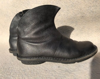 Trippen 41 Elfe Boots Flat Sole Round Toe Black Leather