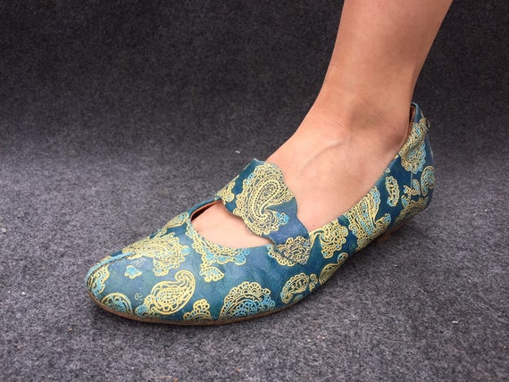 Pumps by Think! Hand Painted EU Size 40 Pumps by Think! Hand Painted EU Size 40