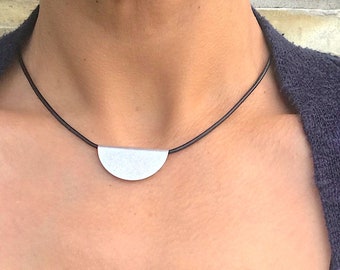 Choose The Color Adjustable Casual Boho Chic Choker Necklace Silver Jewelry Silver Curved Tube Bead /& Leather Festival Choker Necklace