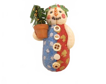 Hallmark Keepsake Ornament 2000 Snow Girl 3" Tall Ornament QX8274