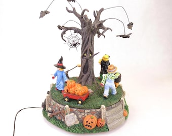 Department 56 Costume Parade Halloween Snow Village 55201
