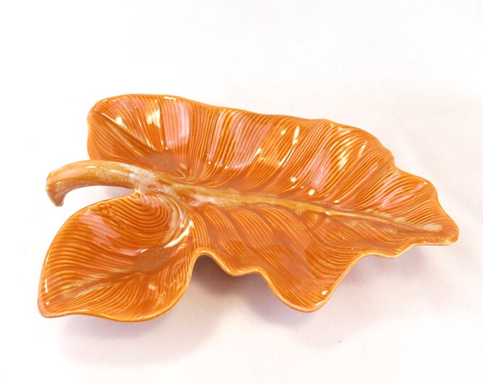 Vintage Hull USA Pottery Imperial 15 x 10.5 Leaf Dish Chip Dip Platter Tangerine Orange