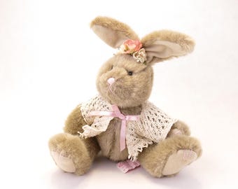 9" Russ Berrie Stuffed Plush Animal Easter Bunny Rabbit Misty with Rose