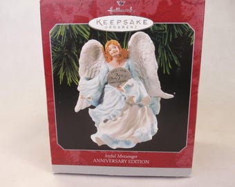 Hallmark 1998 Joyful Messenger Angel Keepsake Ornament QXI6733