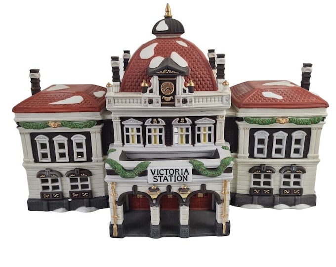 Department 56 Victoria Station 55743 Christmas Dickens Village, Heritage Village Collection