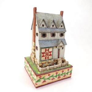 Jim Shore Heartwood Creek 2004 Three Dormers Winter Star, Enesco