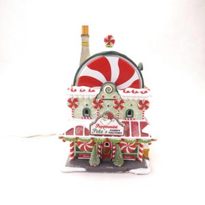 Dept 56 Peppermint Pete&#39;s **Damaged** North Pole Series Part of #4016904