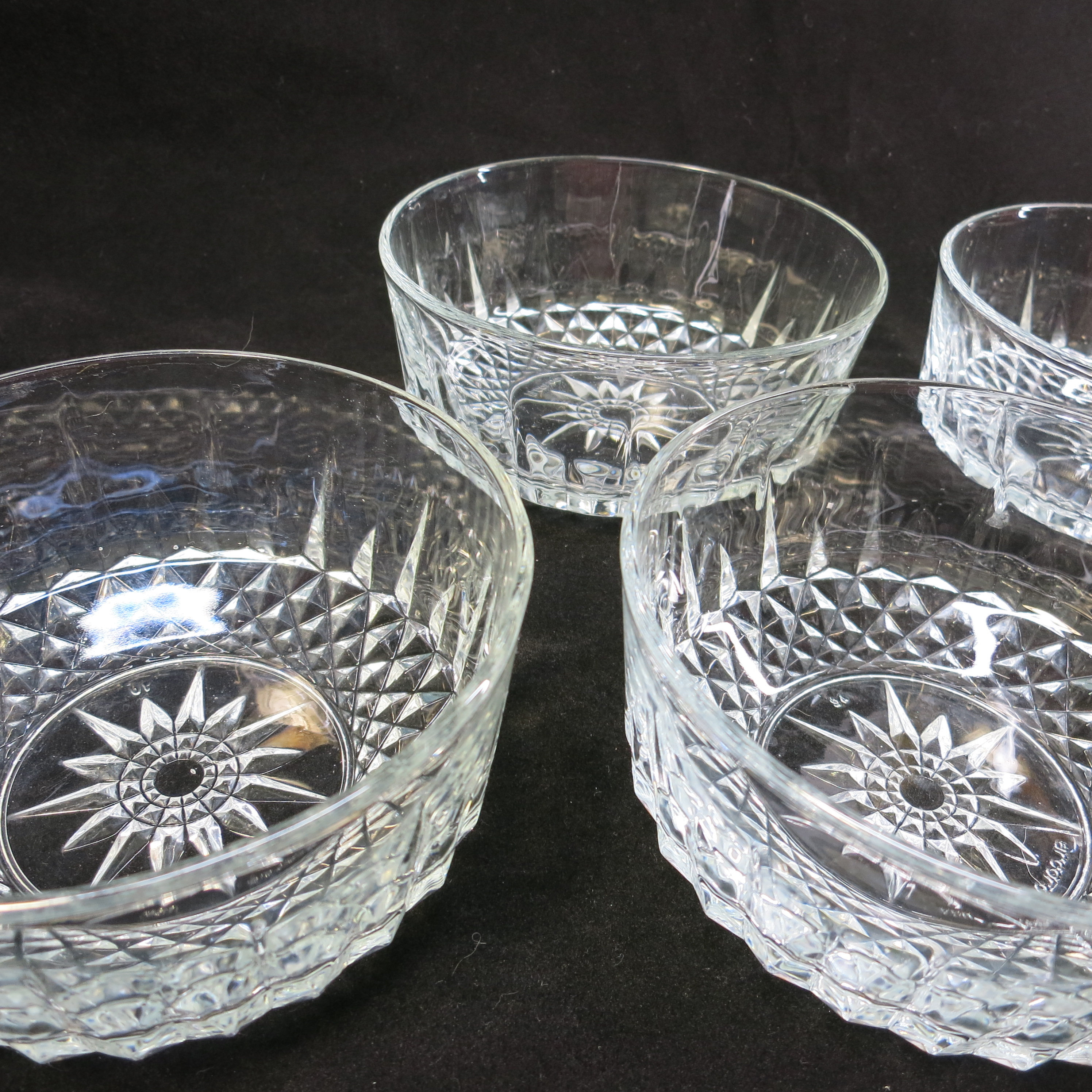 Diamant Sunburst Set of 4 Vintage Arcoroc Starburst & Diamond Point Pattern Glass Salad Bowls