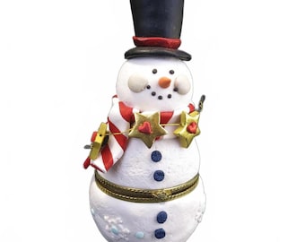 Caja de baratijas de arcilla con bisagra, diseño de muñeco de nieve alegre, 14,6 cm de alto, Enesco, 1998.