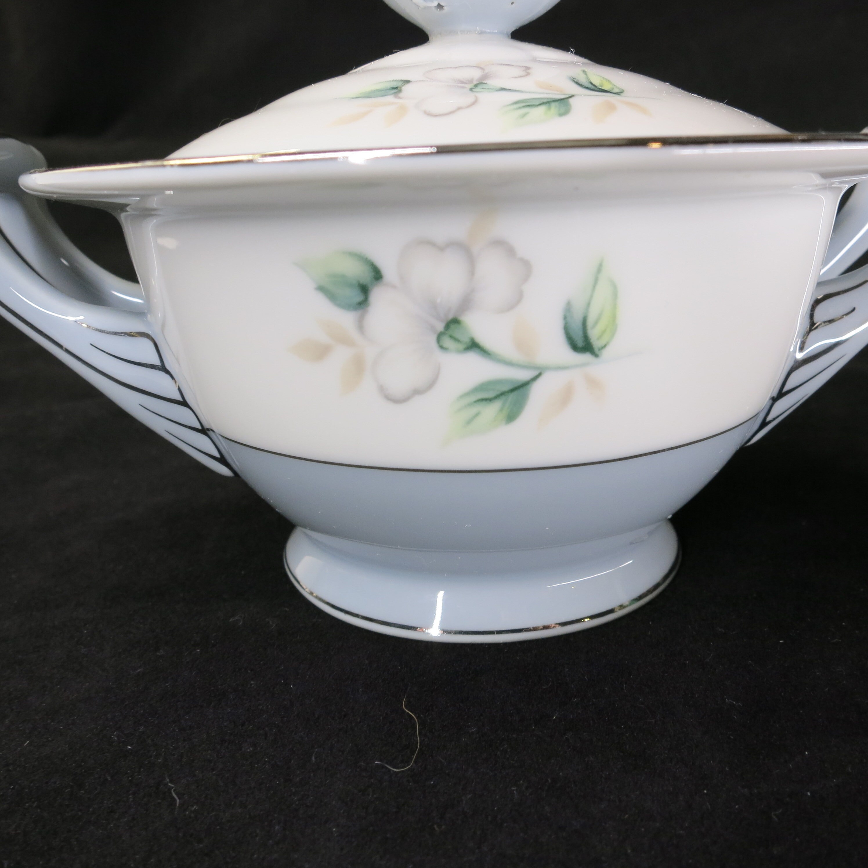 Vintage Fine China Harmony House Sheraton Sugar Bowl With Lid 3250 harmony-house-fine-china-duchess-japan-3535-tea-coffee-cup-and-saucer