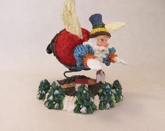 Vintage Santa Claus 5" Possible Dreams Crinkle Claus Flying Santa on Spring Christmas Decor