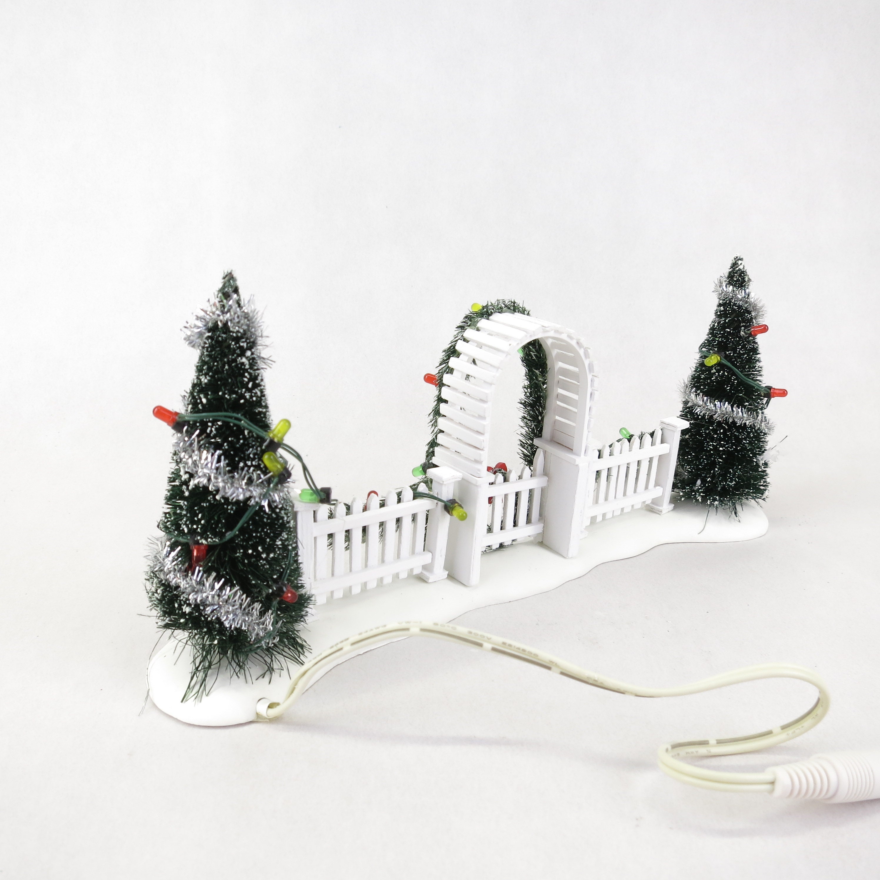 Department 56 Christmas Lane Lit Gate 55026 Christmas Dickens Village