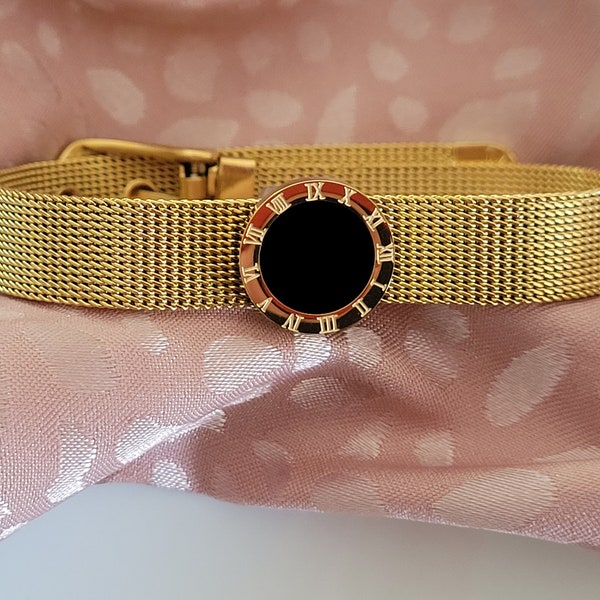 Bracelet or, acier inoxydable, bracelet chiffre romain, bracelet onyx, bracelet de luxe, bracelet montre femme, bracelet maille ajustable.