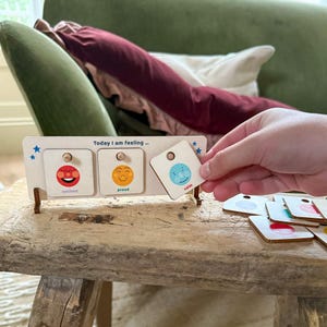 Personalised Feelings Chart | Customisable Emotions Learning Chart: Kids Educational Craft Kit & Mental Health Teaching Tool