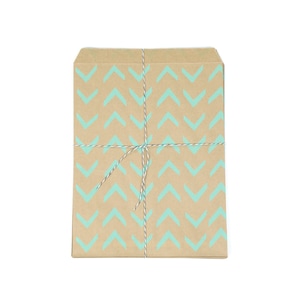 Sacolas de festa Kraft estilo retrô verde e adesivos | Sacola de papel Kraft com padrão Chevron com adesivos