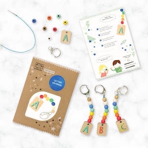 Crea tus propios kits de manualidades para rellenar bolsas de fiesta o llaveros con letras