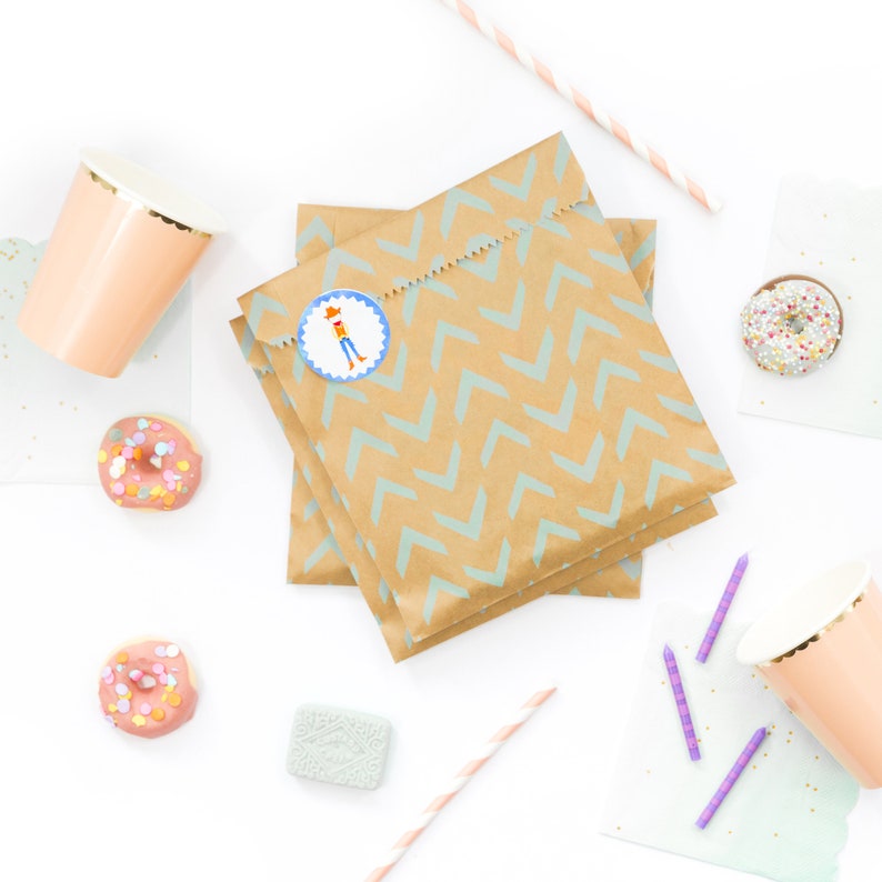 Mermaid Tropical Packaging Dinosaur Green Retro Style Kraft Party Bags Kraft paper Favour Bags /& Stickers Chevron Football Party