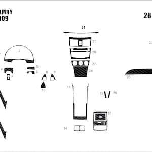 Può includere: Diagramma che mostra 28 pezzi di vinile nero in fibra di carbonio per un kit di rivestimento interno Toyota Camry 2007-2009.