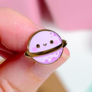 Kawaii Pink Planet Mini Enamel Pin – Cute Pastel Space Accessory, Celestial Orbit Pin, Cosmic Gift for Pin Collectors