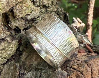 925 Sterling Silver Line Hammered Spinner Ring, Meditation Fidget Spinning Band, UK Size S, Handmade Unique Wide Chunky Statement Jewellery