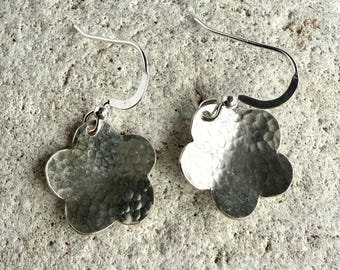 925 Sterling Silver Dangle Daisy Flower Earrings, Nature Lover Floral Jewellery Gift, 25th, 30th, 40th Birthday, Dangly Bohemian Petal Drops