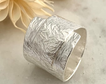 Wide Hammered 925 Sterling Silver Wrap Around Ring, Ladies Textured Chunky Band, Handmade Statement Birthday Anniversary Ring Gift for Her