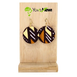 Runde BOGOLAN-Ohrringe aus Wachsstoff, Bogolan-Muster, beigebraun, Wachsschmuck, Nr. 159