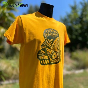 Tee-shirt  wax masque tribal, coupe droite, couleur abricot, tee-shirt flocage couleur olive
