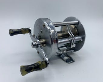 Vintage Shakespeare Triumph 1958 Model HE Level Wind Fishing Reel - Etsy