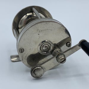 Vintage &quot;Favorite&quot; Fishing Reel - USA Made 1930s