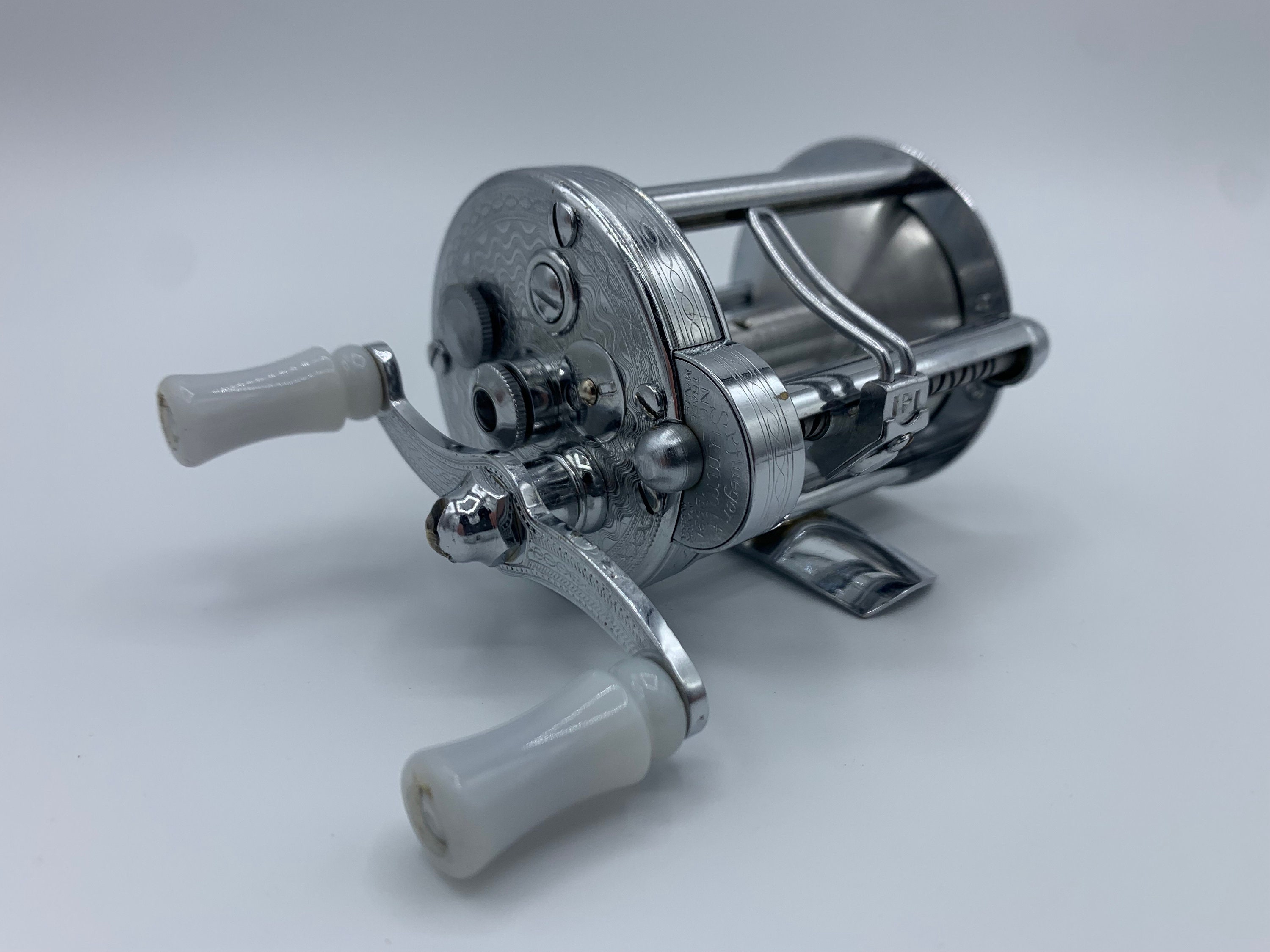 Vintage SHIMANO Bantam 200 Baitcasting Reel made in Japan w/ Box