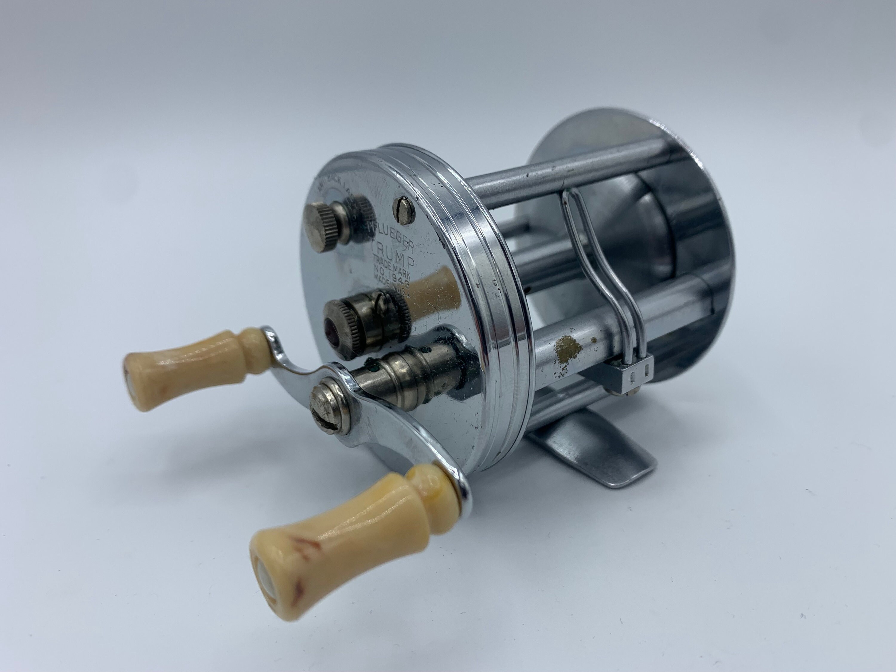 リール PFLUEGER 2800 NIB PFLUEGER 2800 NIB
