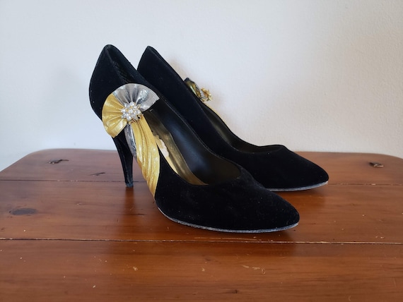 Black velvet heels vintage black pumps 