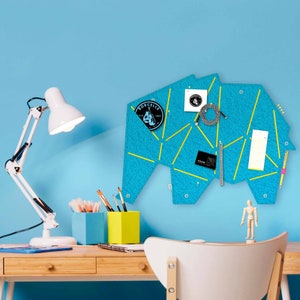 Elephant pin board for sticking & pinning made of felt, animal pin board for children or animal lovers, modern pin board for children's rooms ELE hellblau-gelb